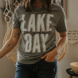 LAKE DAY 3D ECO TEE | FADED ARMY